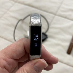 Alta Fitbit with two bands & charger works great